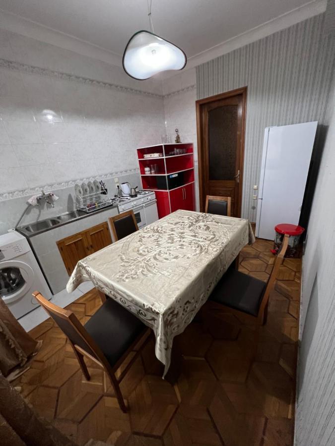Twins Guest House バトゥーミ エクステリア 写真